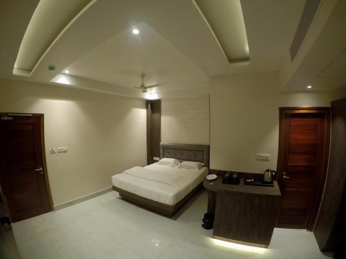 Hotel Serene Palace Port Blair Bagian luar foto